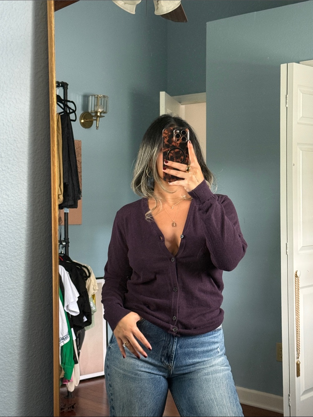 HM Womens Plum Purple V-Neck Button Front Lightweight Knit Cardigan Sweater